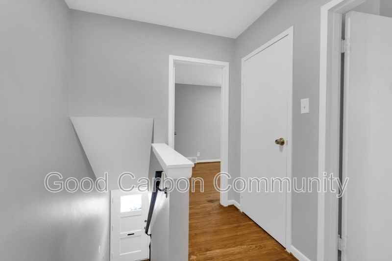 15 Janice St #15 - Photo 4 of 17