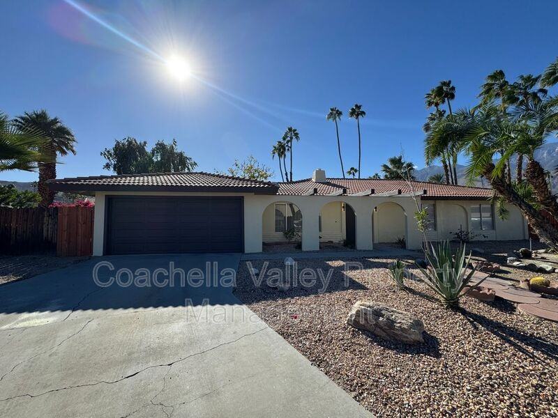 1545 S Inca Cir - Photo 2 of 47