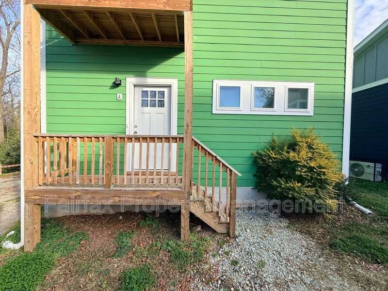 2305 Owen St #A - Photo 2 of 11