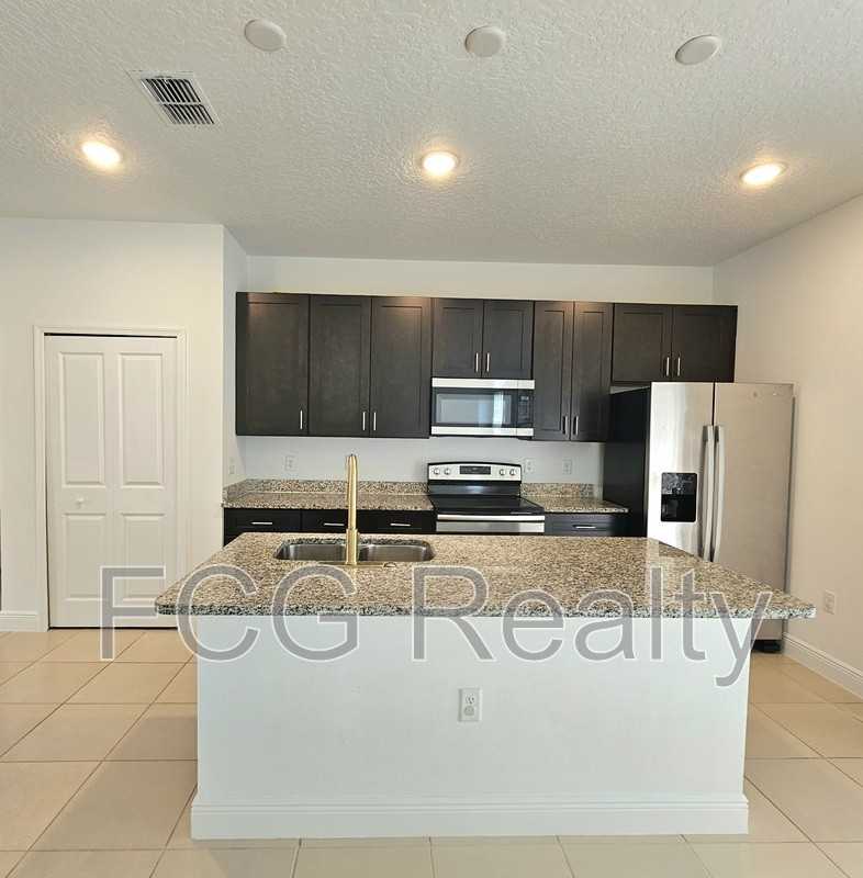 15772 Sw 37th Cir - Photo 2 of 13