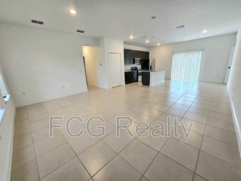 15772 Sw 37th Cir - Photo 5 of 13