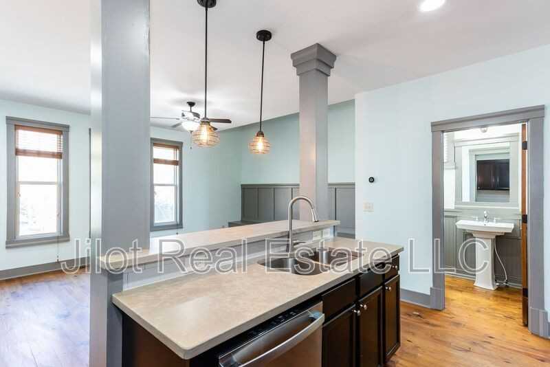 1806 Dekalb Ave Ne - Photo 4 of 37