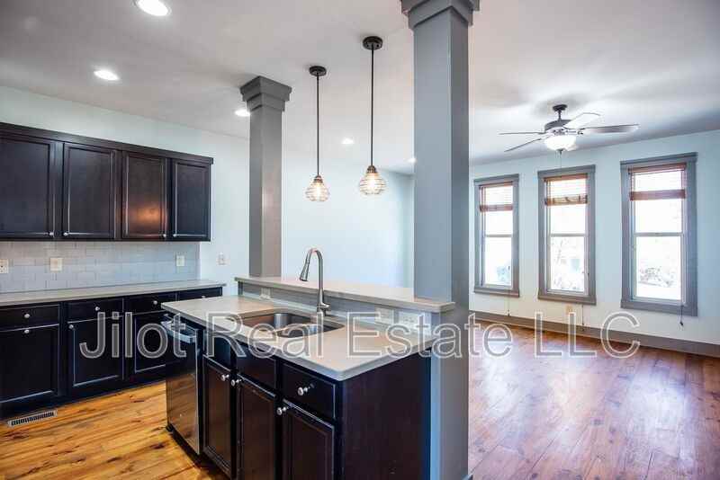 1806 Dekalb Ave Ne - Photo 5 of 37