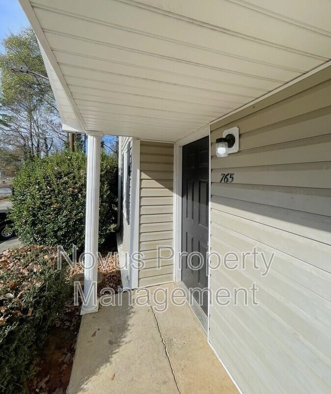 765 South St - Photo 2 of 14