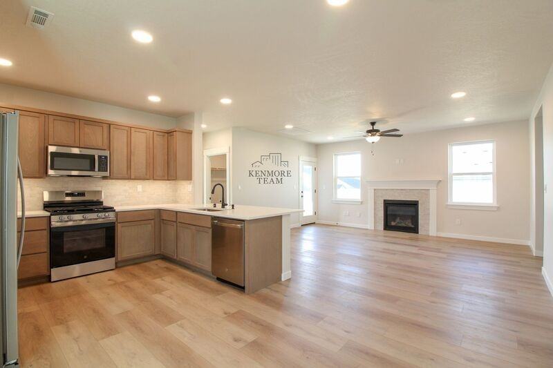 3669 Stonecap St - Photo 3 of 16