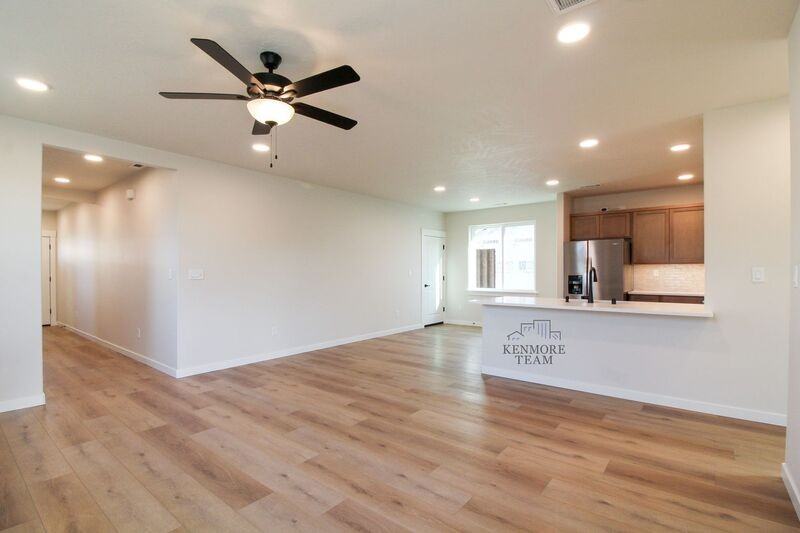 3669 Stonecap St - Photo 5 of 16