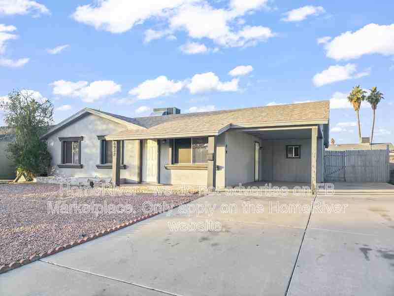 6932 W Holly St - Photo 3 of 22