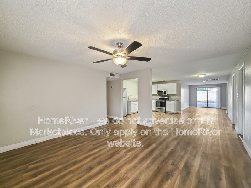 6932 W Holly St - Photo 5 of 22