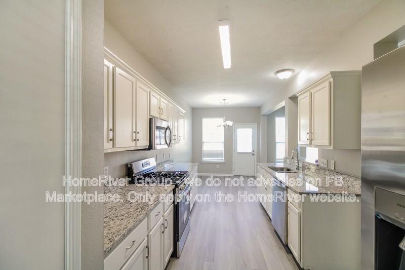 3926 W Lindbergh Ct - Photo 5 of 21