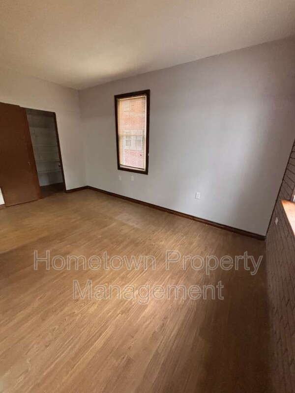 132 Locust Grove Rd - Photo 2 of 10