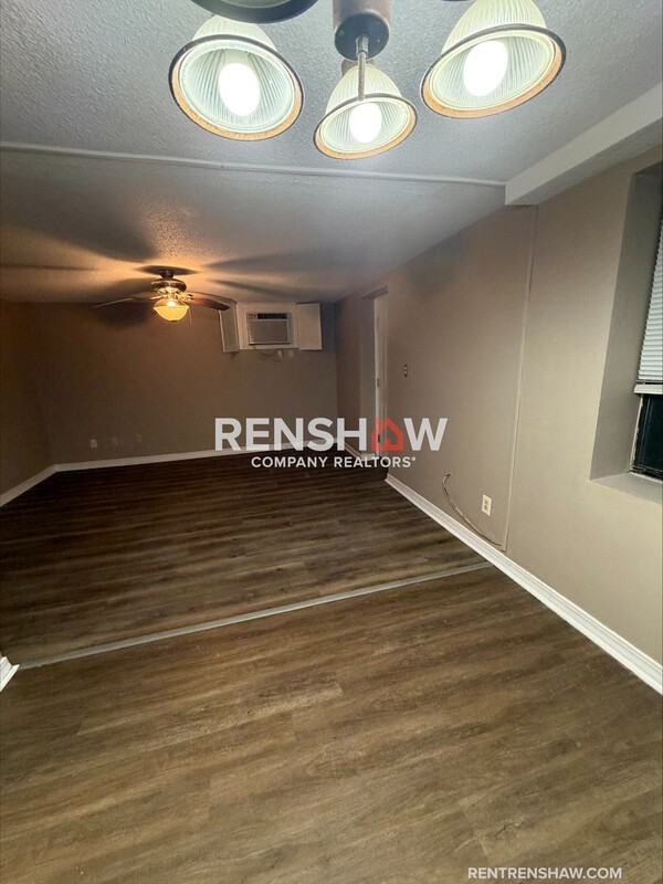 528 Troy Ave #B - Photo 2 of 24