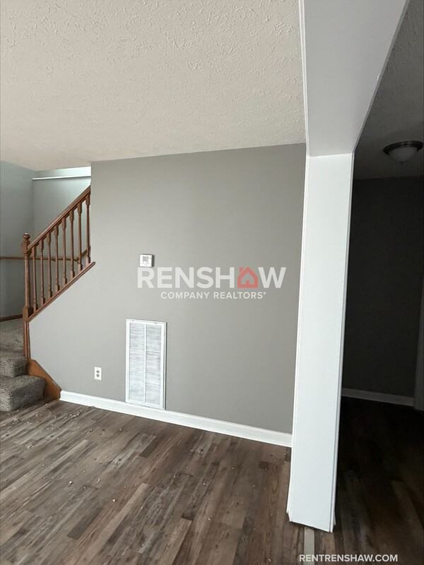 165 Cloverdale St - Photo 4 of 41