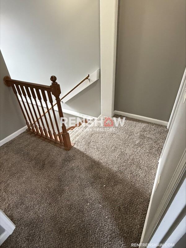 165 Cloverdale St - Photo 7 of 40