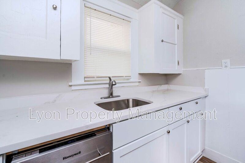 83 Ottawa Ave #BACK - Photo 2 of 8