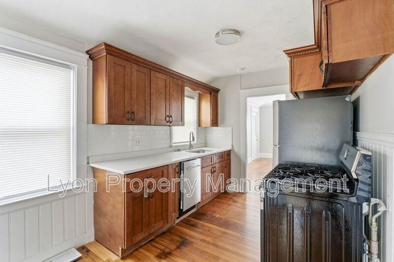 85 Ottawa Ave - Photo 3 of 8