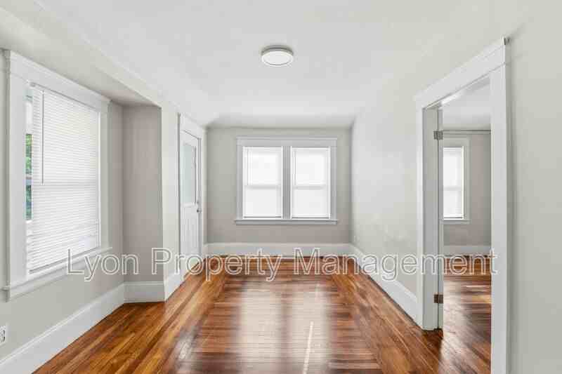 85 Ottawa Ave - Photo 6 of 8