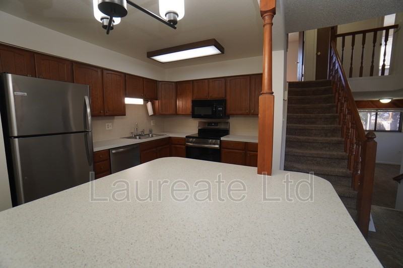 5859 Newcombe Ct - Photo 5 of 22