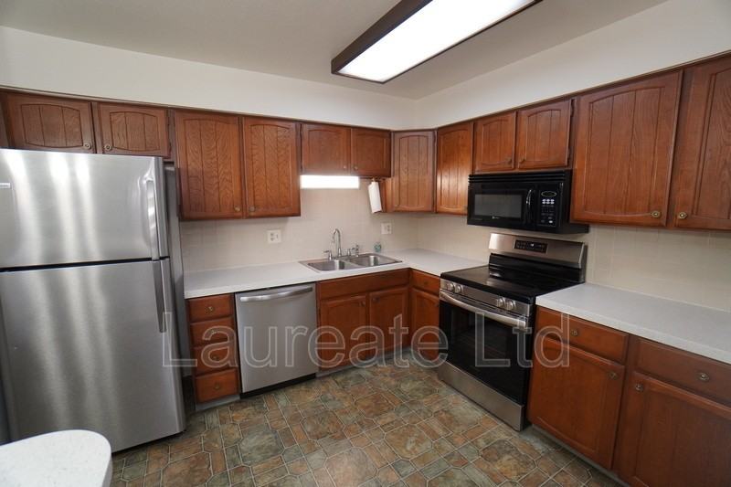 5859 Newcombe Ct - Photo 7 of 22