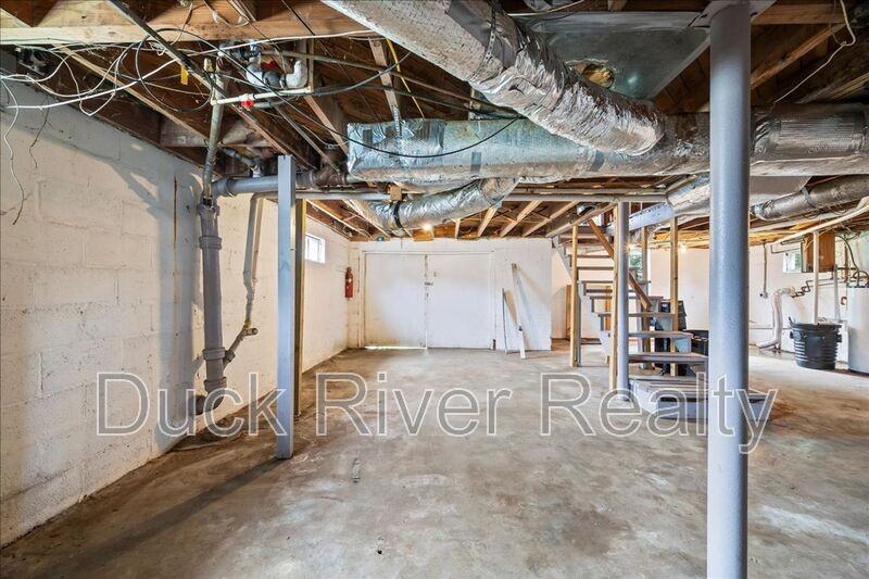 2135 Thomas Ave - Photo 6 of 18