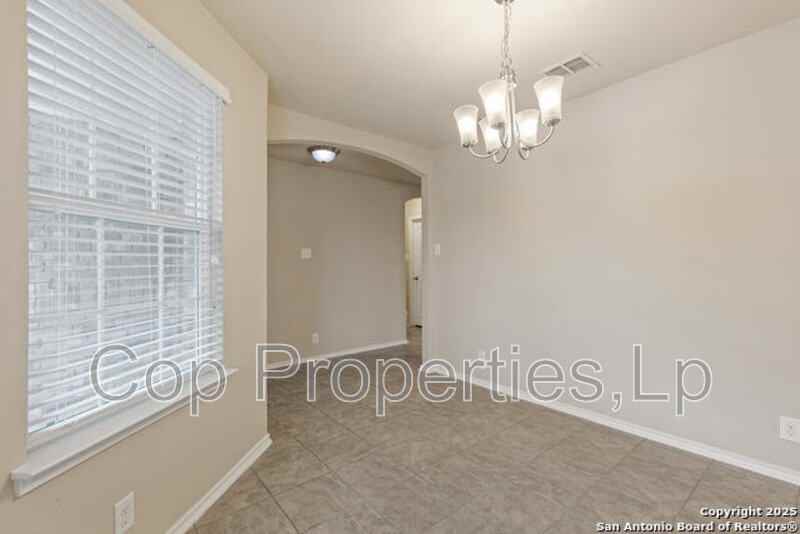 9815 Selestat Pt - Photo 7 of 38