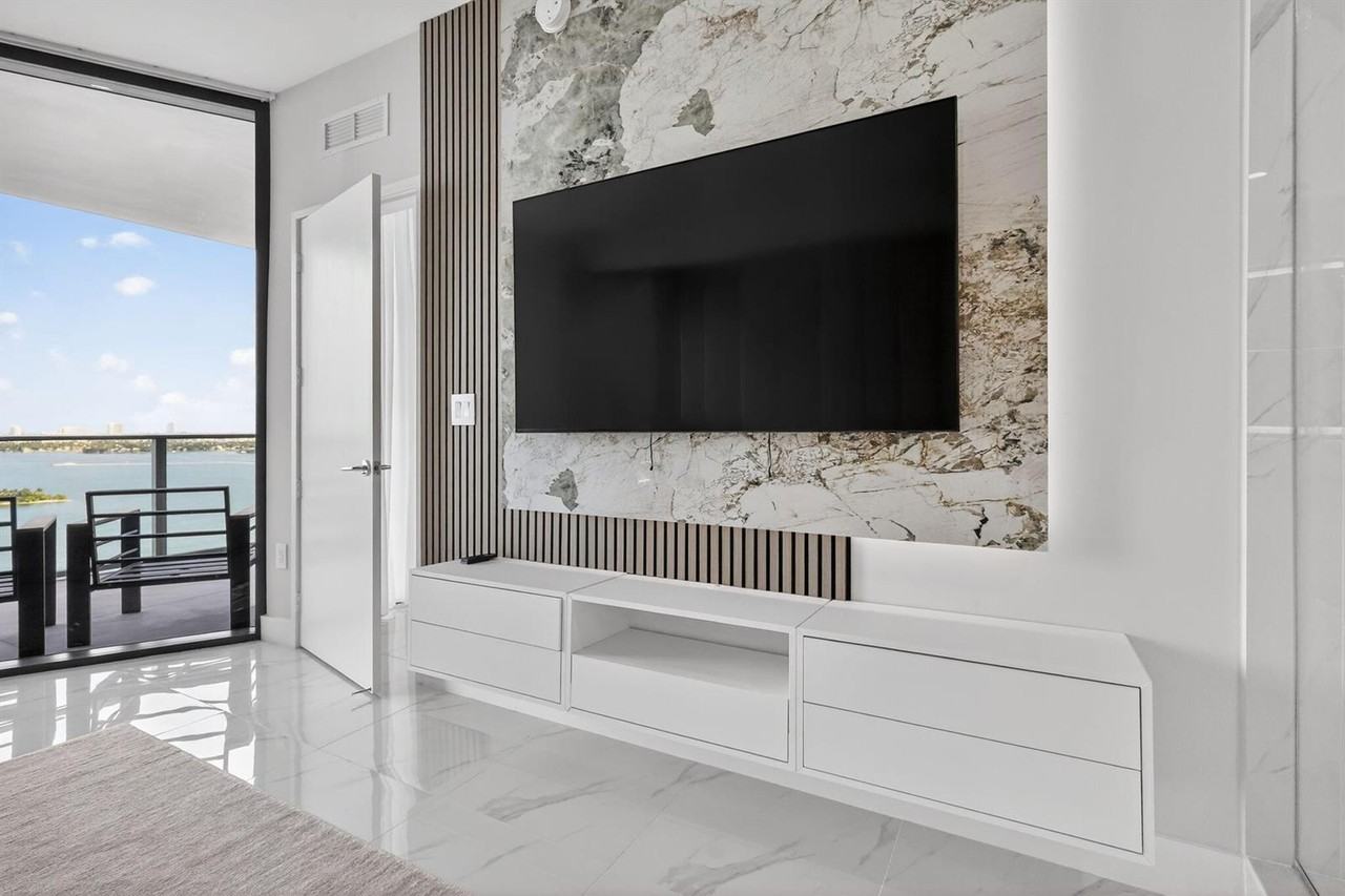 NE 23rd St & Biscayne Blvd - Photo 7 of 22