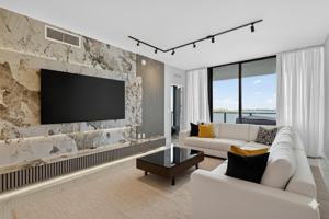 featured image of NE 23rd St & Biscayne Blvd