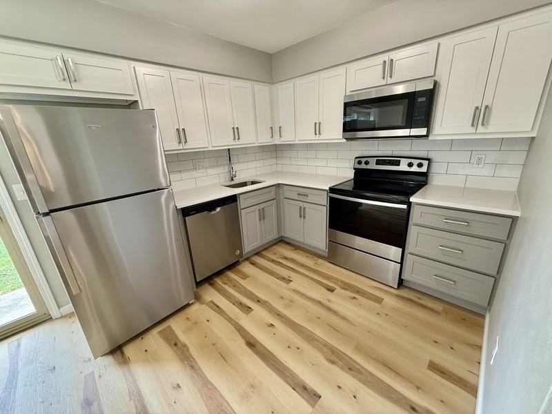 823 N Cherry St #2 - Photo 4 of 19