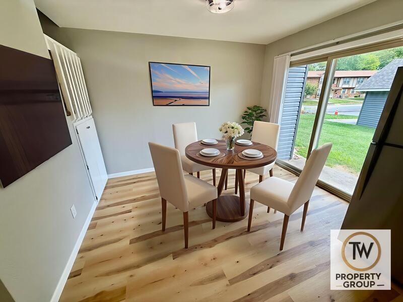 823 N Cherry St #2 - Photo 5 of 19