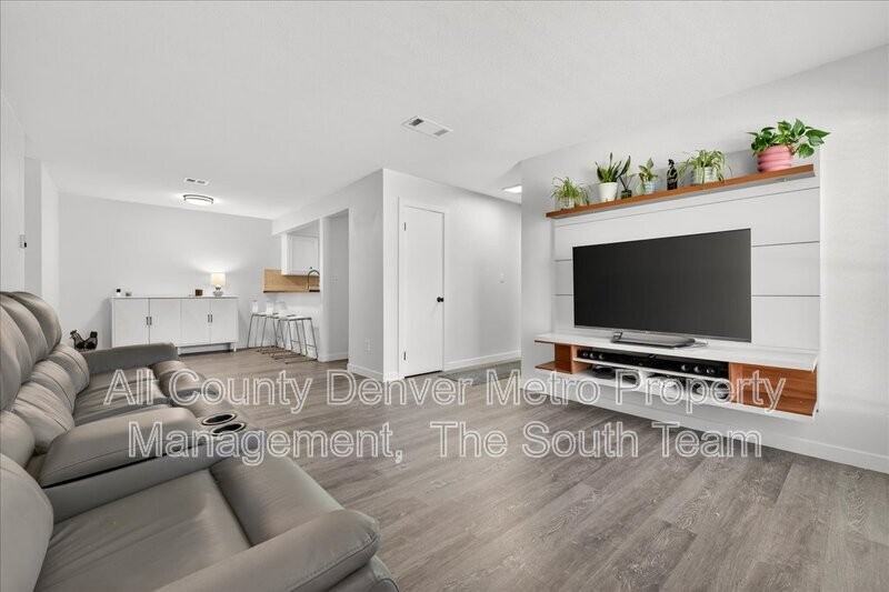 7250 S Gaylord St #G - Photo 5 of 21