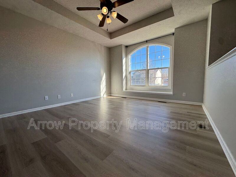 7355 S 20th St - Photo 2 of 26