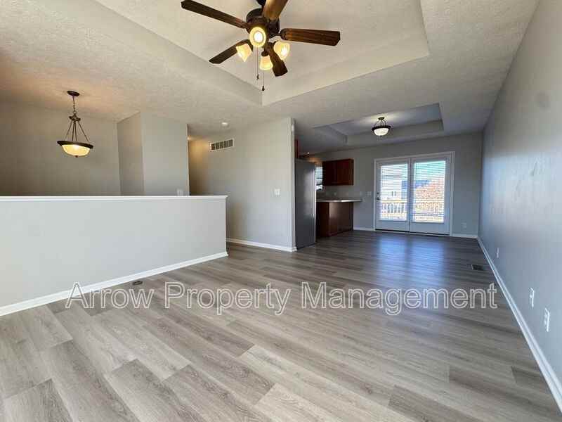 7355 S 20th St - Photo 3 of 26