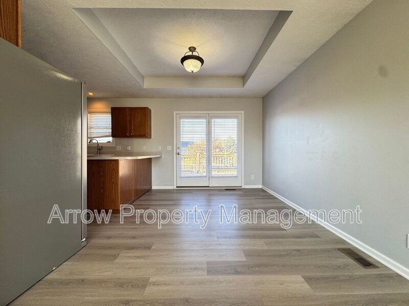 7355 S 20th St - Photo 4 of 26