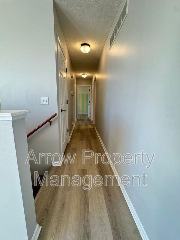 7355 S 20th St - Photo 7 of 26