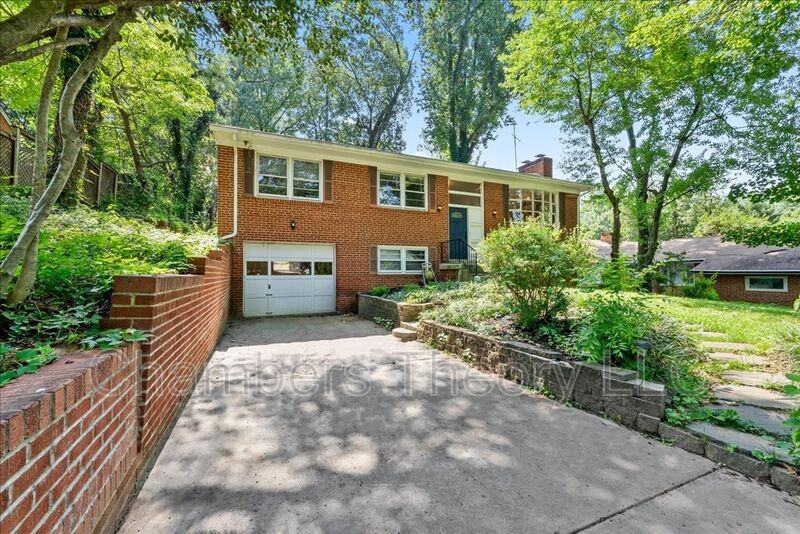 3035 Hazelton St - Photo 2 of 40