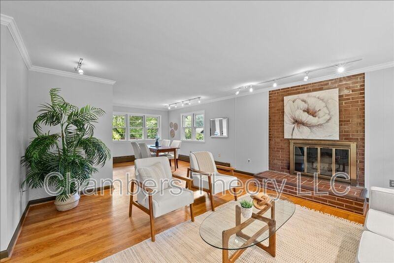 3035 Hazelton St - Photo 5 of 40