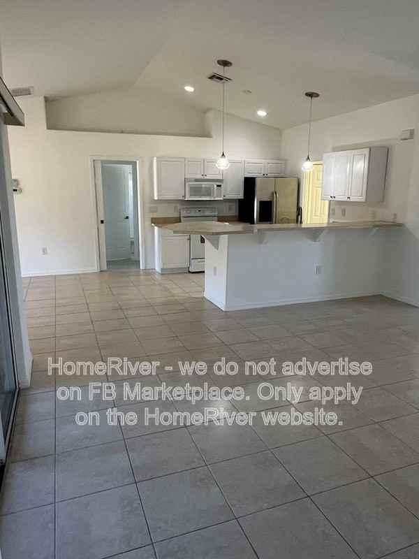 3458 Ne 9th Ave - Photo 6 of 24