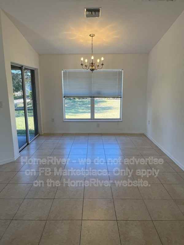 3458 Ne 9th Ave - Photo 7 of 24