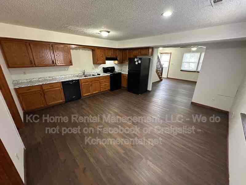 225 Ottawa St - Photo 5 of 30