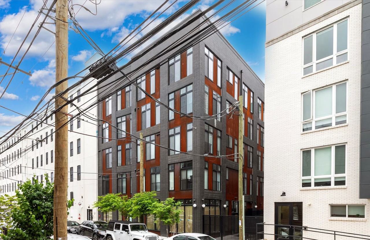 The Bromley Loom House - Photo 2 of 49