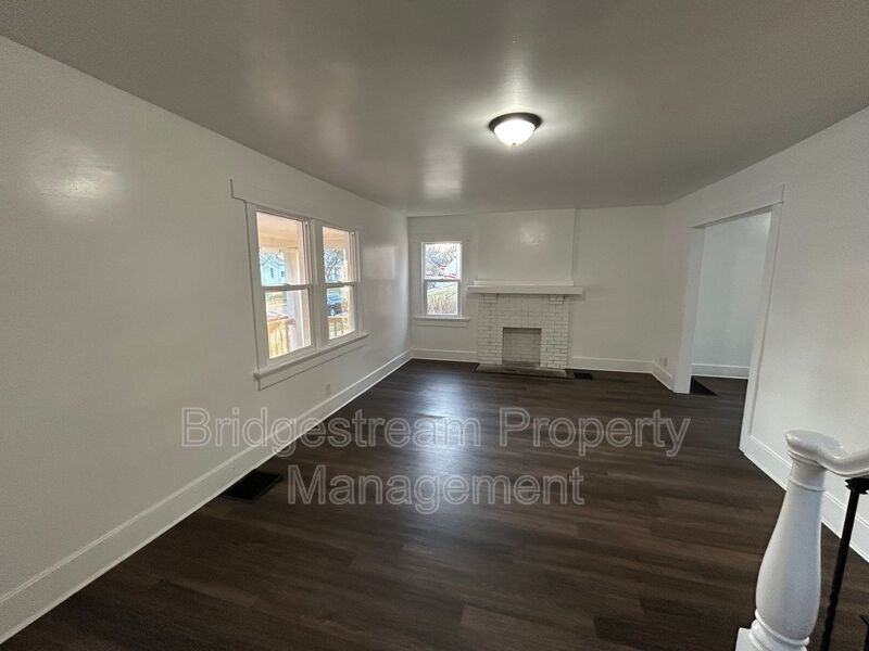167 W Hudson Ave - Photo 2 of 12