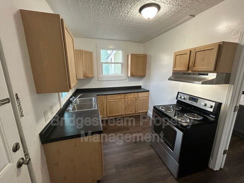 167 W Hudson Ave - Photo 3 of 12