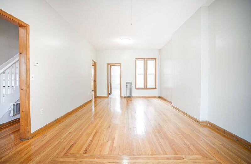 193 Beech St - Photo 3 of 17