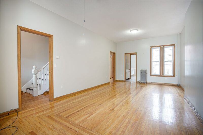 193 Beech St - Photo 4 of 17