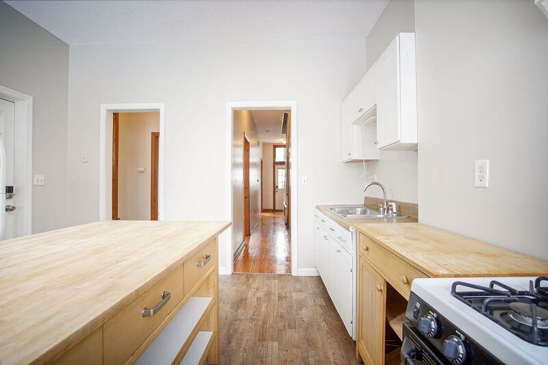 193 Beech St - Photo 6 of 17