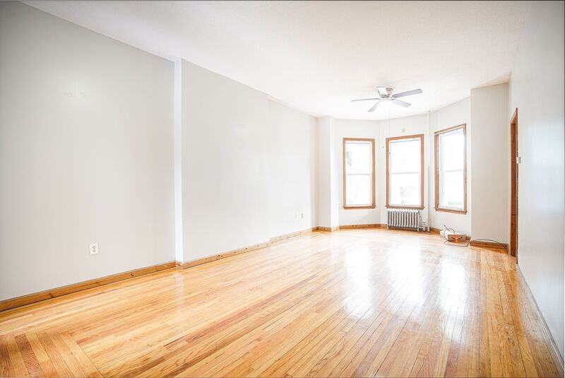 193 Beech St - Photo 7 of 17