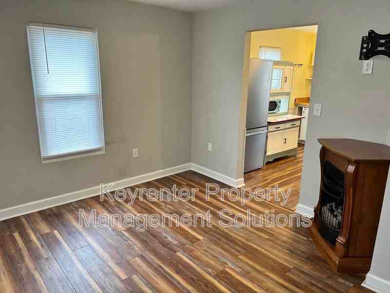 2312 Poplar St - Photo 3 of 24