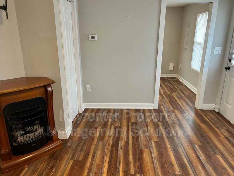 2312 Poplar St - Photo 6 of 24