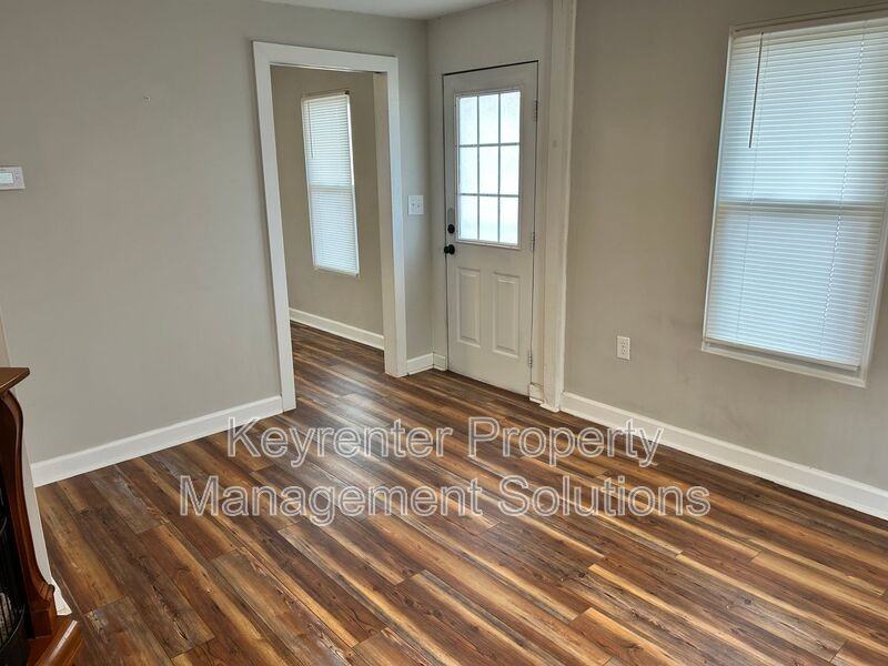 2312 Poplar St - Photo 7 of 24