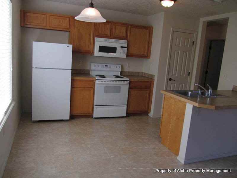 1049 W Pine Ave #3 - Photo 5 of 16