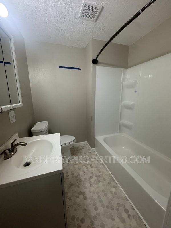 220 N Main St - Photo 5 of 7